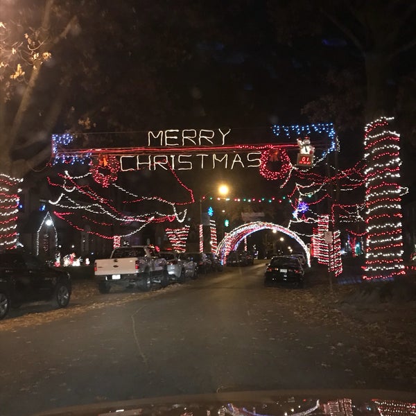 Candy Cane Lane St. Louis Hills 6 tips