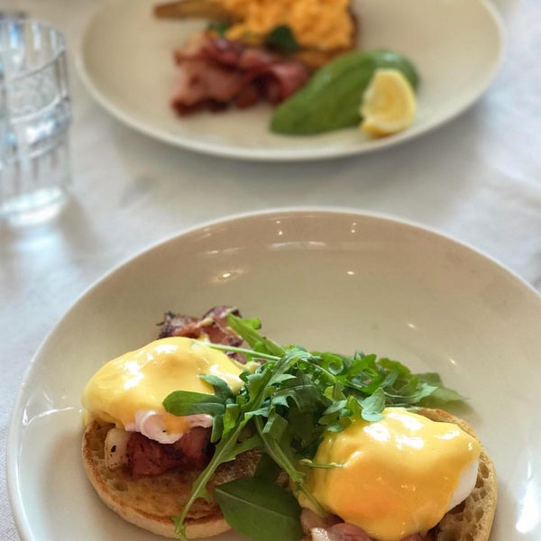 Marios' Cafe Breakfast Spot