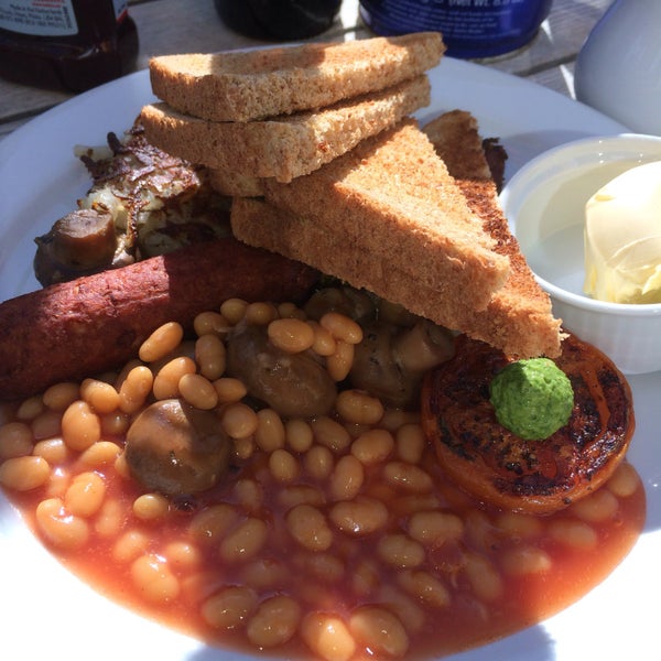 Where's Good? Holiday and vacation recommendations for Brighton, United Kingdom. What's good to see, when's good to go and how's best to get there.