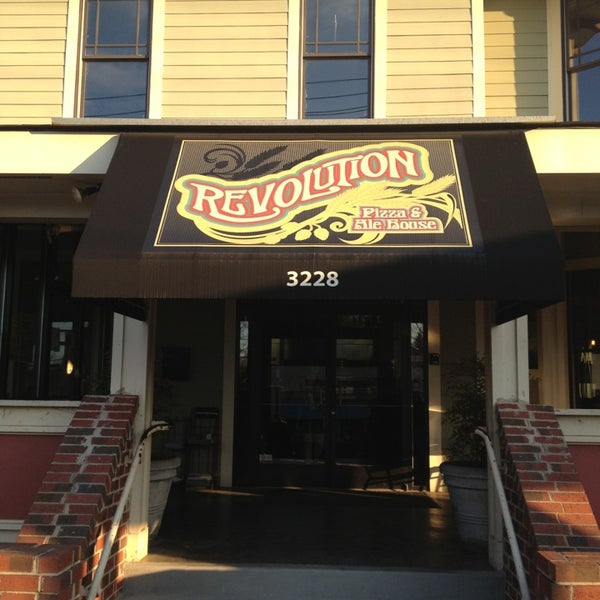 Revolution Pizza And Ale House (Now Closed) Pizza Place in North