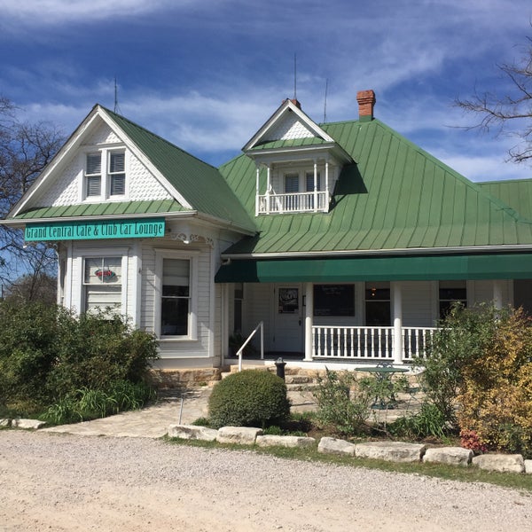 Texas Chainsaw Massacre House (Grand Central Cafe) Café in Kingsland