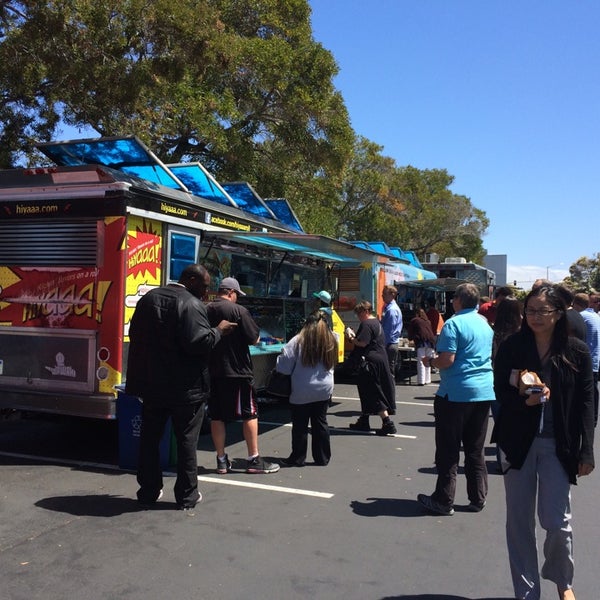 Coco S Closing At Fashion Island Orange County Register Le Fashion Truck