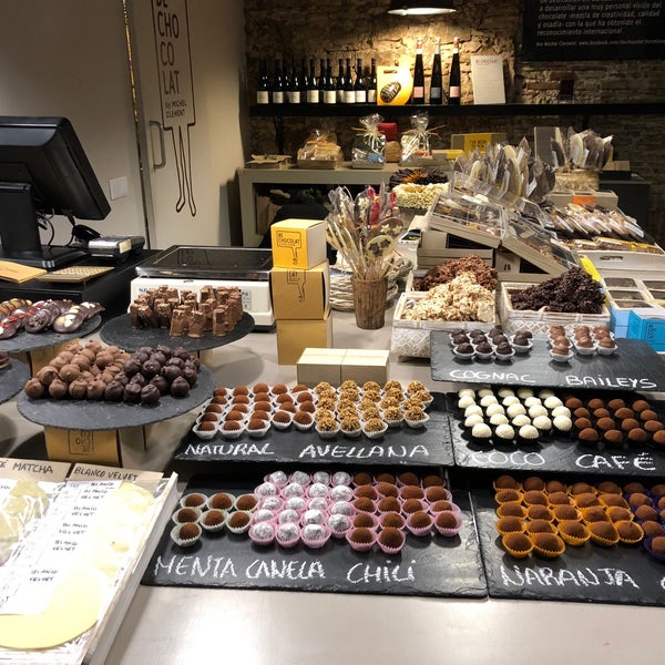 be-chocolat-dessert-shop-in-el-barri-g-tic