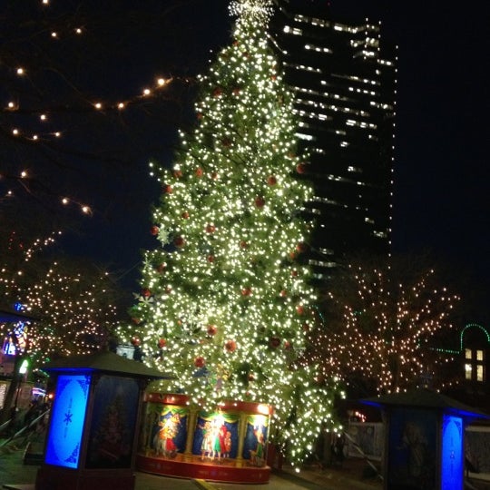Sundace Square Christmas Tree Downtown Fort Worth 2 tips from 219