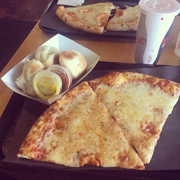 Leonardo's Pizza Pizza Place