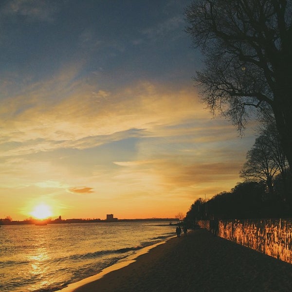 Where's Good? Holiday and vacation recommendations for Hamburgo, Alemania. What's good to see, when's good to go and how's best to get there.