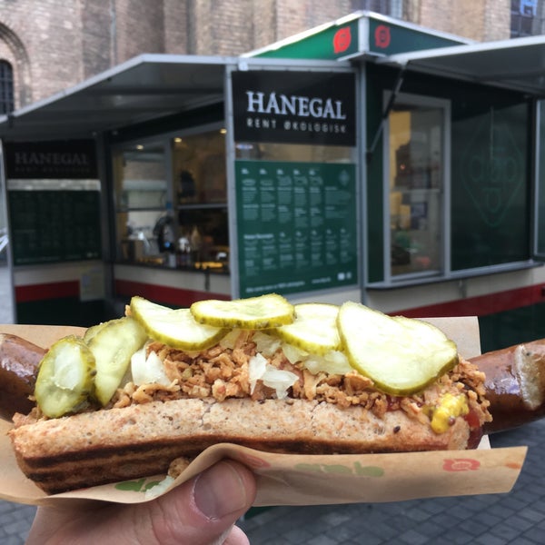 Den Økologiske Pølsemand Hot Dog Joint in Indre By
