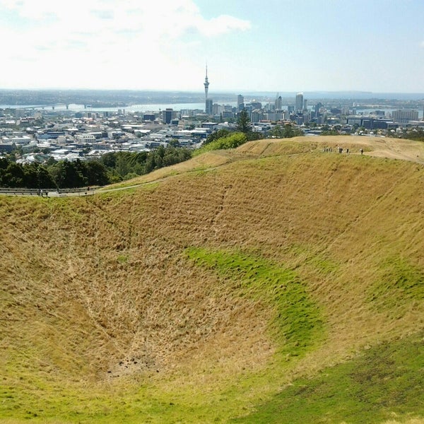 Where's Good? Holiday and vacation recommendations for Auckland, Nuova Zelanda. What's good to see, when's good to go and how's best to get there.