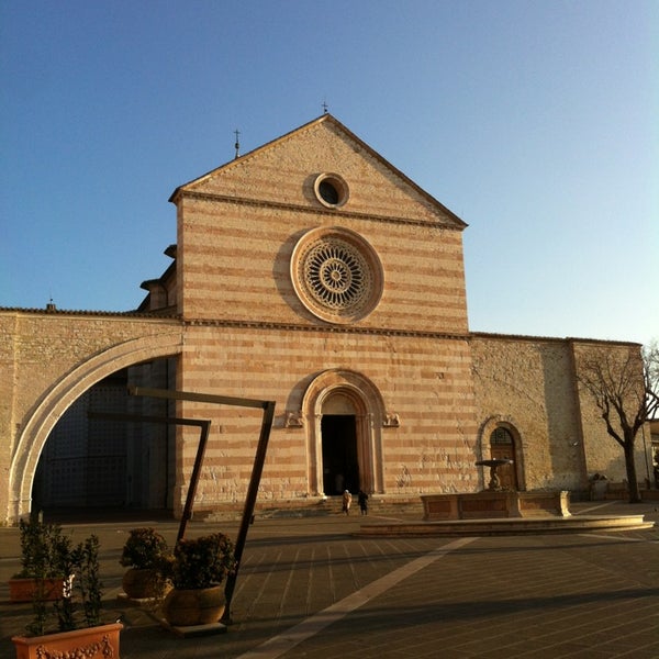 Basilica di Santa Chiara - 10 tips from 1371 visitors