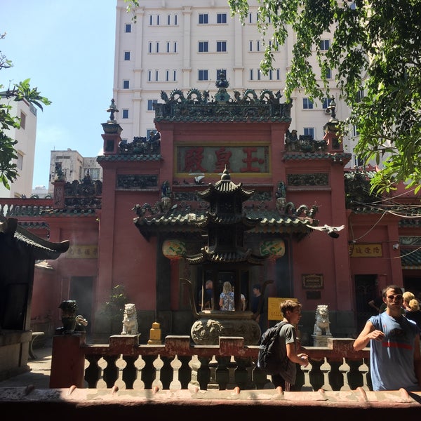 Jade Emperor Pagoda - Buddhist Temple