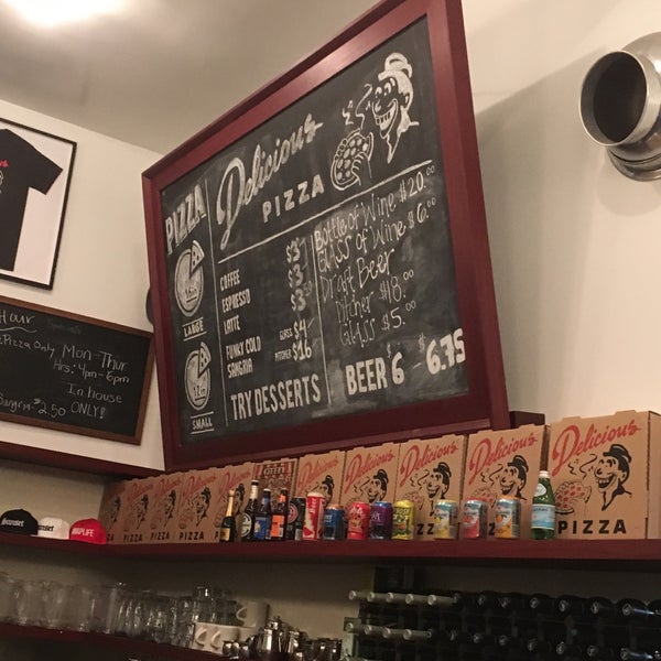 Delicious Pizza Pizza Place in Los Angeles