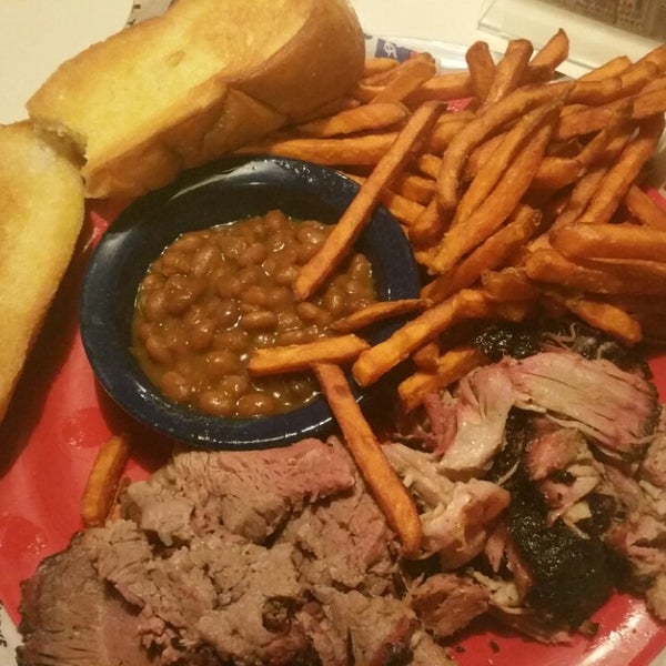 Bandana's Bar-B-Q - BBQ Joint