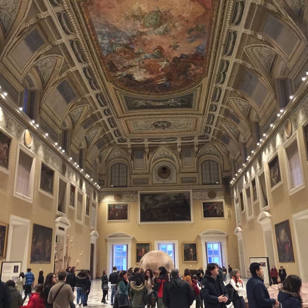 Where's Good? Holiday and vacation recommendations for Naples, Italy. What's good to see, when's good to go and how's best to get there.
