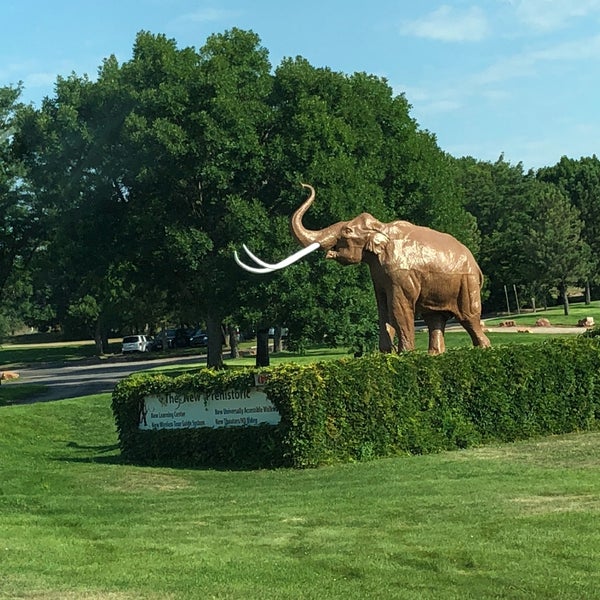 The Mammoth Site - Historic Site in Hot Springs