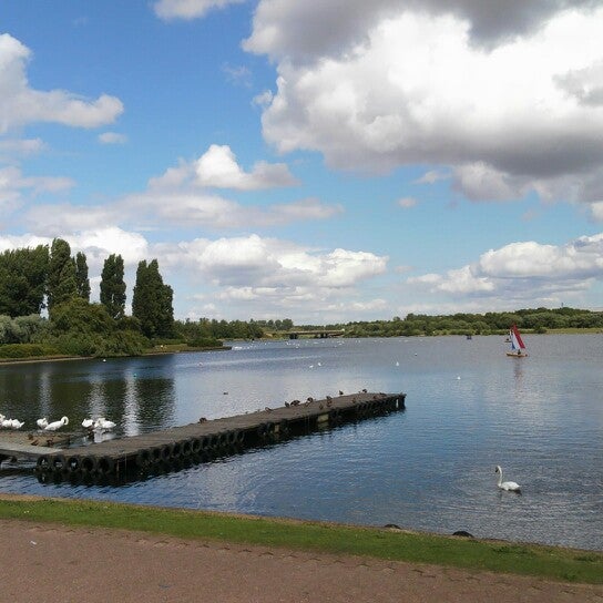 Willen Lake Lake in Milton Keynes