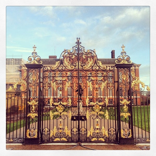 kensington palace exhibition 2021