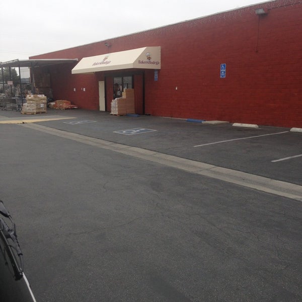 Baker's Bodega Bakery in Pico Rivera