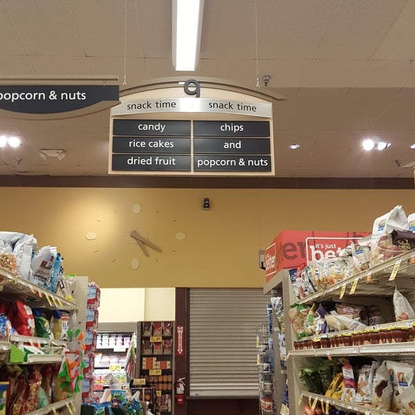 VONS Grocery Store in Walnut