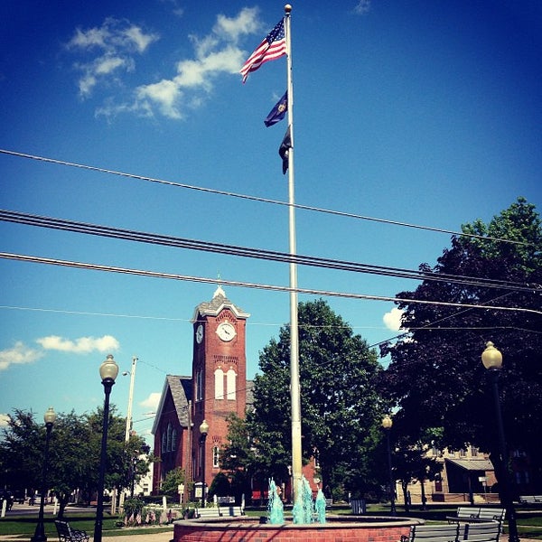 New Oxford Town Square 6 tips from 462 visitors