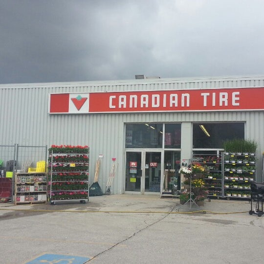 Canadian Tire Automotive Shop in Forest