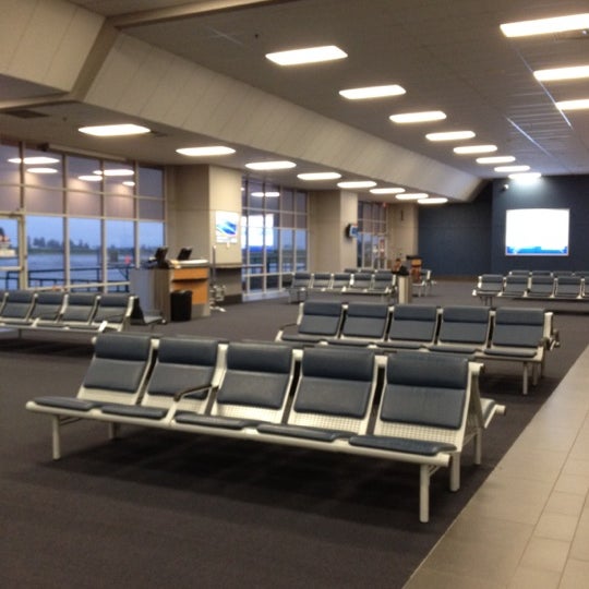 Abbotsford International Airport (YXX) 30440 Liberator Ave