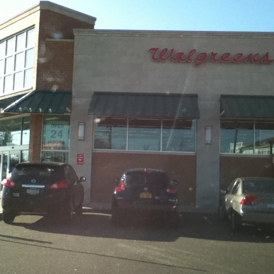 walgreen new hyde park