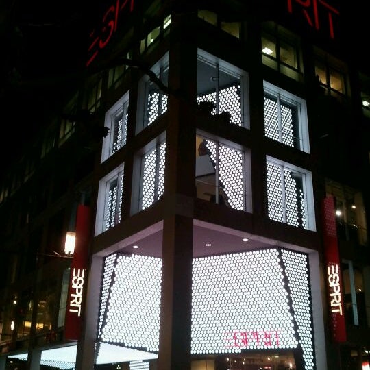 Fotos bei Esprit Store - Zeil - Frankfurt am Main, Hessen Fotos bei Esprit Store - Zeil - Frankfurt am Main, Hessen