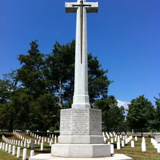 Canadian Cross - Monument / Landmark in Arlington