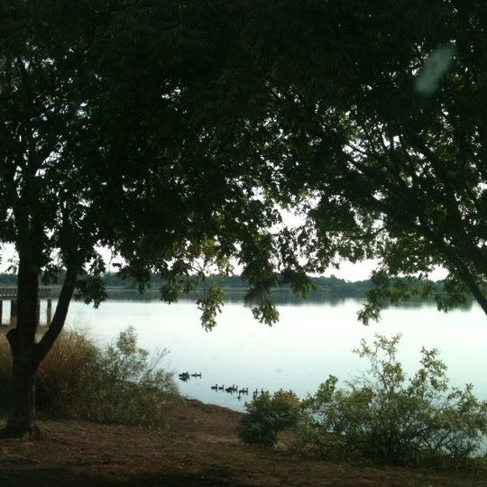 Boomer Lake Park Lake in Stillwater