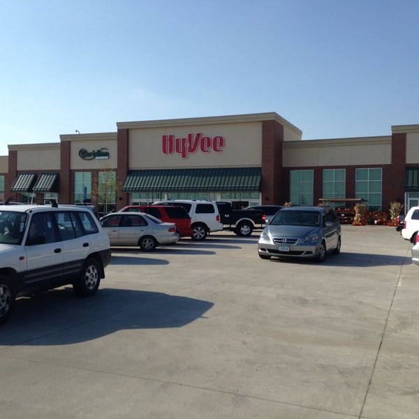 Hy-Vee - Grocery Store in Ankeny