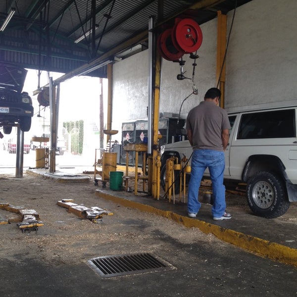 Gasolinera "Reynoso" Car Wash Estación de servicio en Tijuana