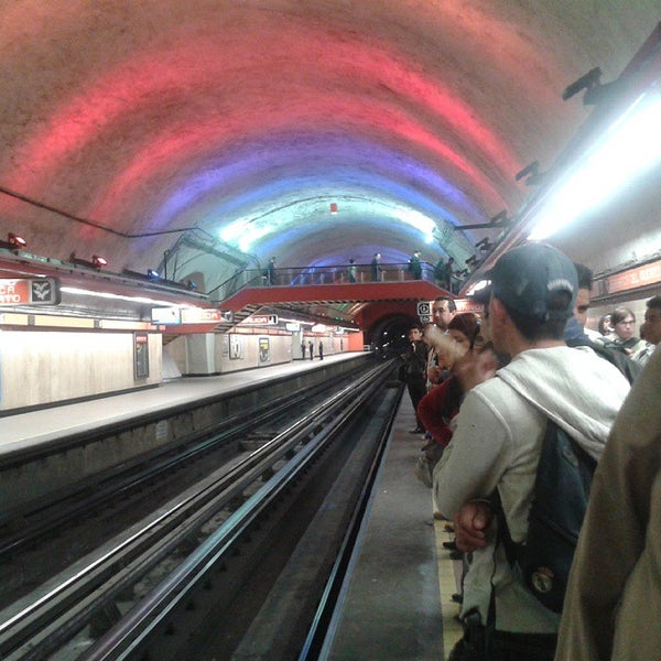 Fotos en Metro Barranca del Muerto Estación de metro en Mexico City Fotos en Metro Barranca del Muerto Estación de metro en Mexico City