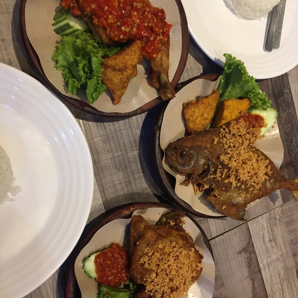 Photos At Dapur Penyet 662 Visitors Photo Taken At Dapur Penyet By Norsaima I On 4 2 2017