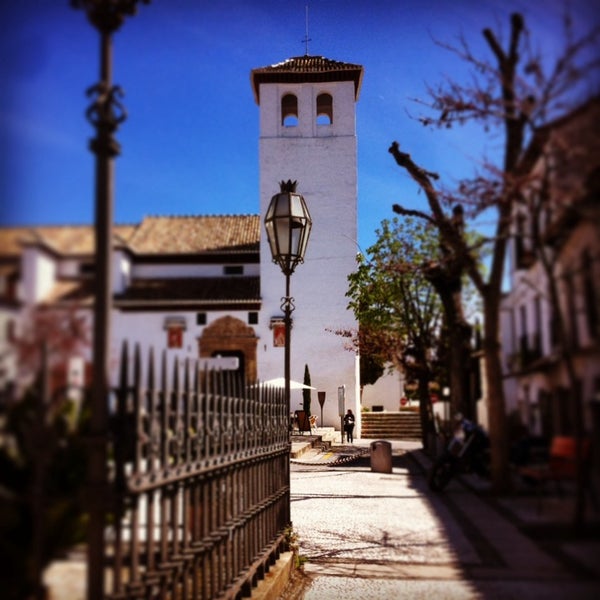 Where's Good? Holiday and vacation recommendations for Granada, Spain. What's good to see, when's good to go and how's best to get there.