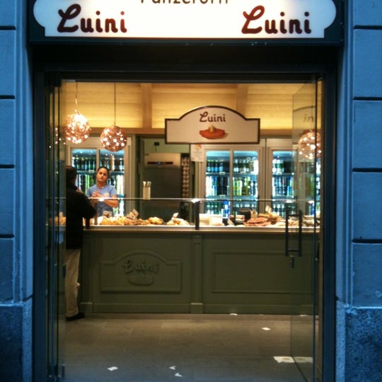 Where's Good? Holiday and vacation recommendations for Milan, Italy. What's good to see, when's good to go and how's best to get there.