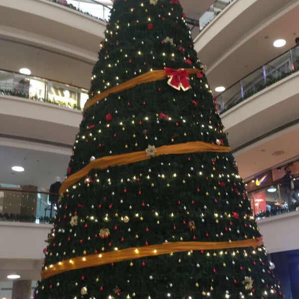 vr-surat-shopping-mall-in-s-rat