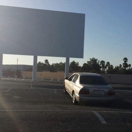 paramount drive in theatre