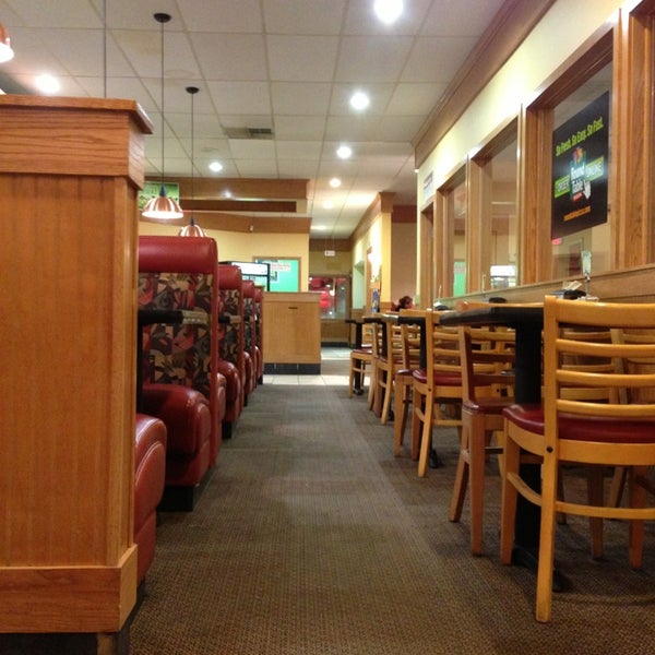 Round Table Pizza Place