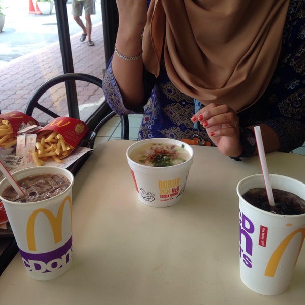 McDonald's (Now Closed) - AEON Bukit Raja Shopping Mall