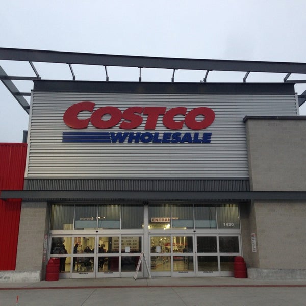 Costco Wholesale Warehouse Store in Chicago
