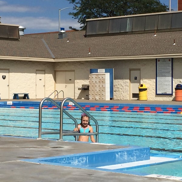 Fotos bei Lawrence Aquatic Center Freibad in Lawrence