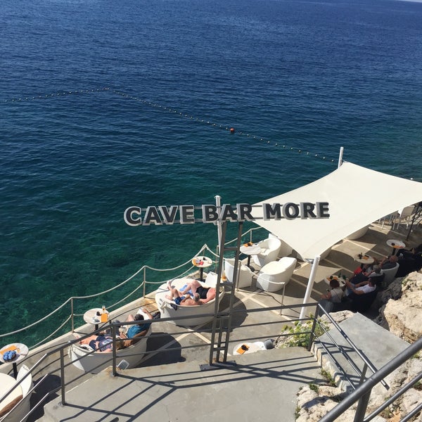 Where's Good? Holiday and vacation recommendations for Dubrovnik, Croatie. What's good to see, when's good to go and how's best to get there.