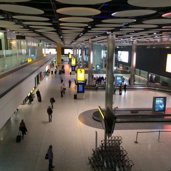 manchester airport baggage claim