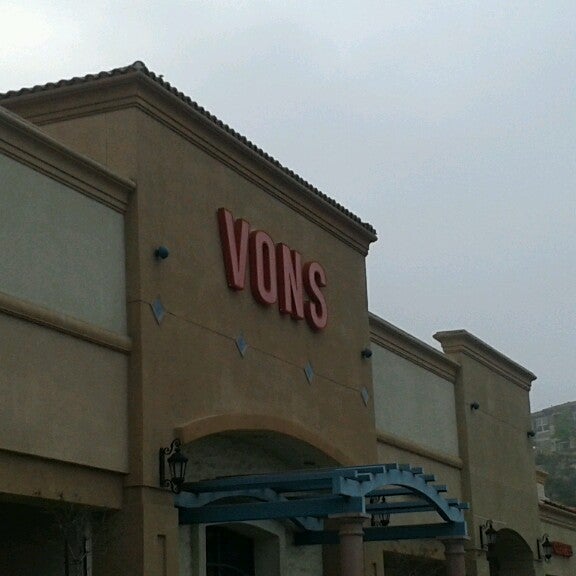 VONS Grocery Store in Lake Elsinore