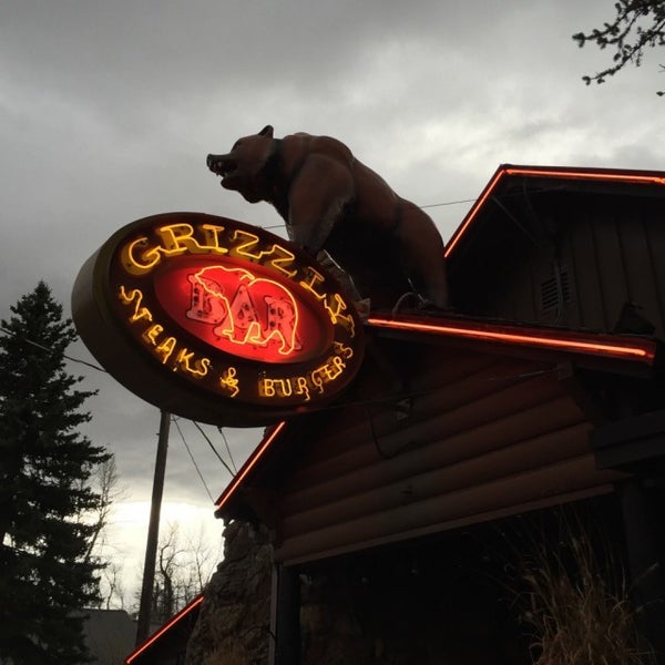 Grizzley Bar in Roscoe American Restaurant in Red Lodge