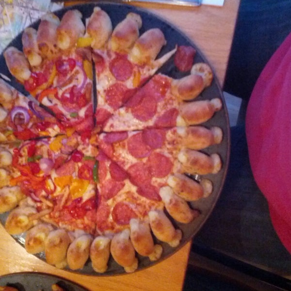 Pizza Hut Pizza Place in London