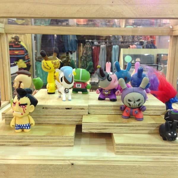Urban Outfitters - Victoria - 12587 N Mainstreet