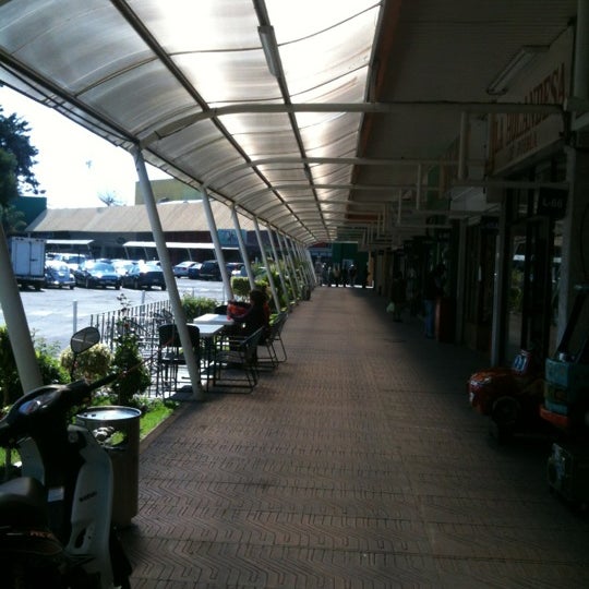 Plaza San Pedro Centro comercial