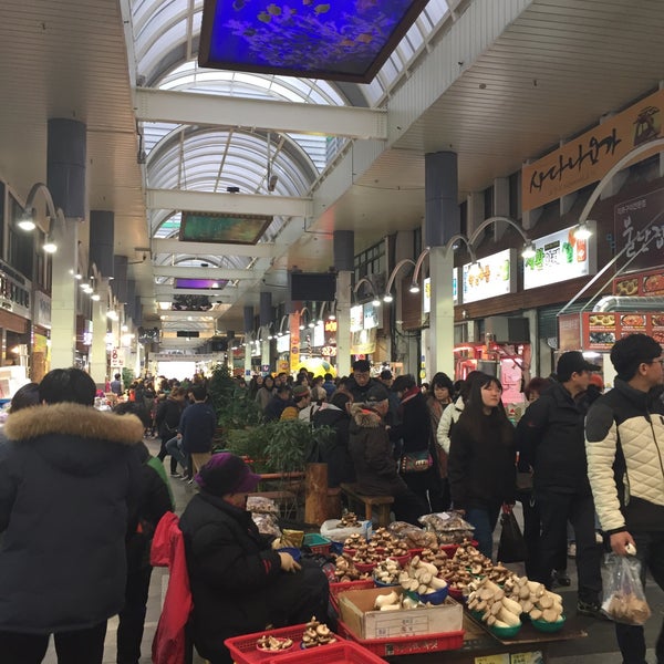 Where's Good? Holiday and vacation recommendations for Jeju-Do, South Korea. What's good to see, when's good to go and how's best to get there.