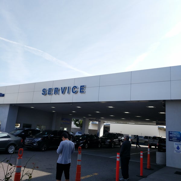 Norm Reeves Ford Superstore Auto Dealership in Cerritos